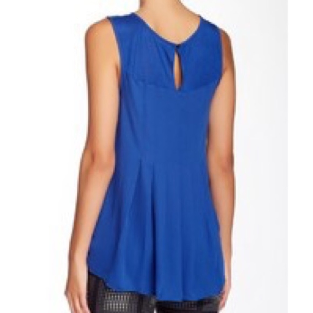 Halogen Pleated Keyhole Sleeveless Blouse